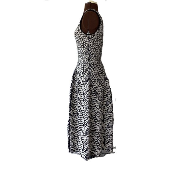 Issa Black and Cream Print Knitted Sleeveless Dress with Bell Skirt - Picture 2 of 6